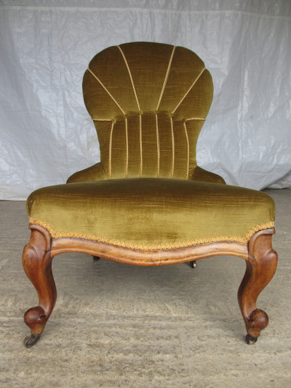 Victorian Walnut button and rope upholstered spoon back nursing chair 
