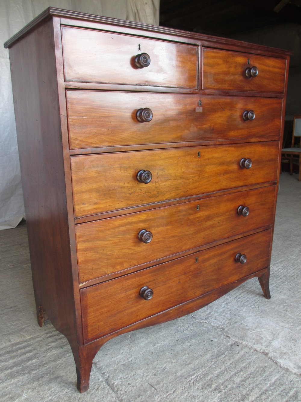 Large Late Georgian Mahogany Chest of Drawers with Turned Handles