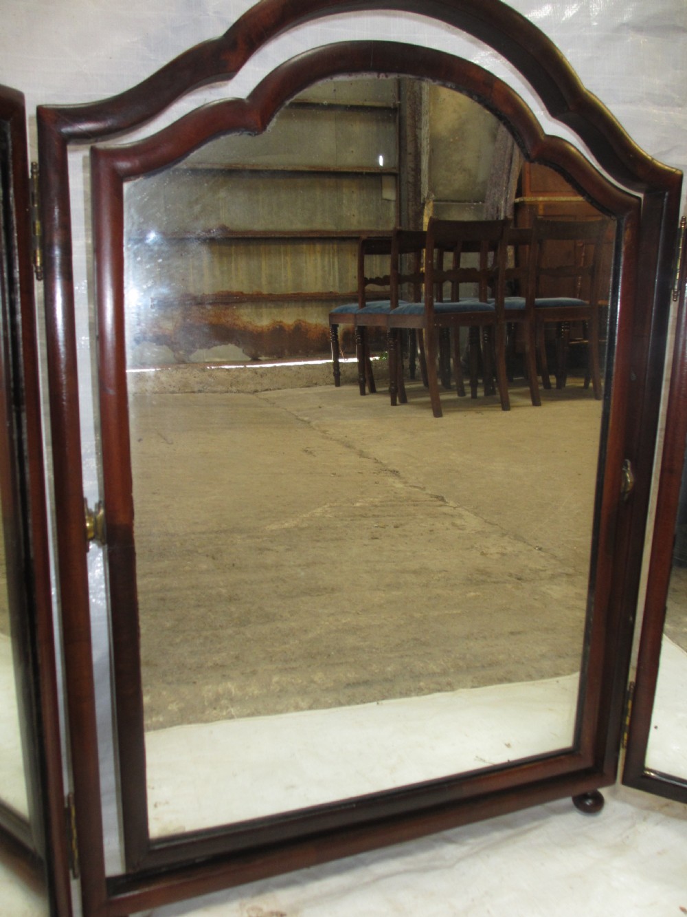 Edwardian mahogany triptych swing mirror with reeded columns View V