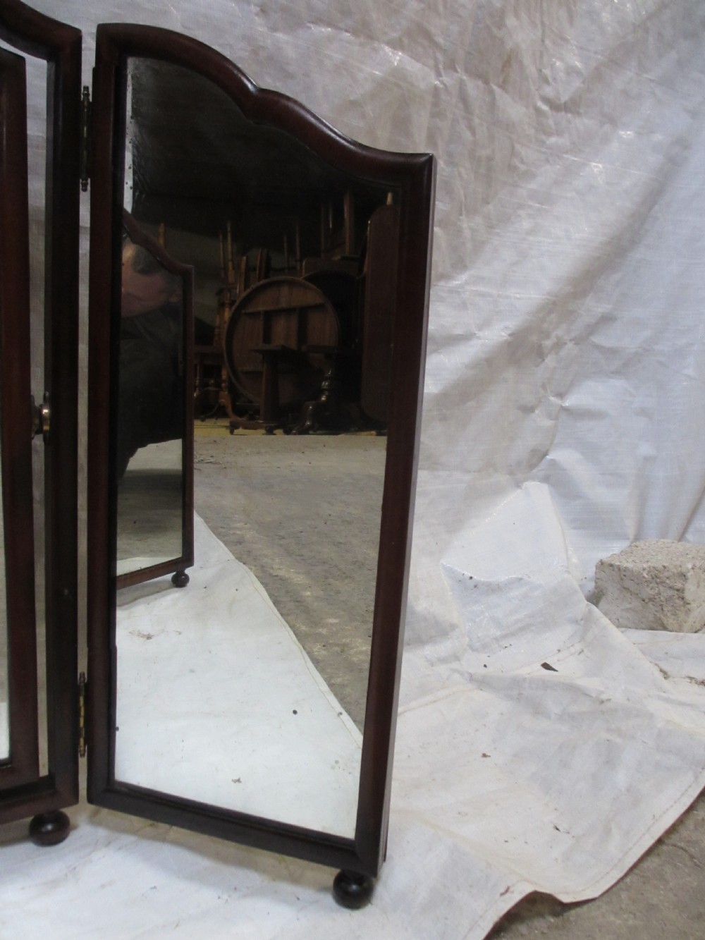 Edwardian mahogany triptych swing mirror with reeded columns View VII