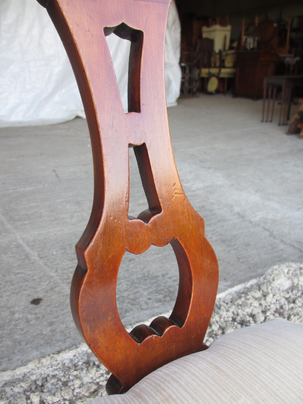 Set of 4 Victorian mahogany arched splat back dining chairs with overstuffed seats on turned forelegs View VI