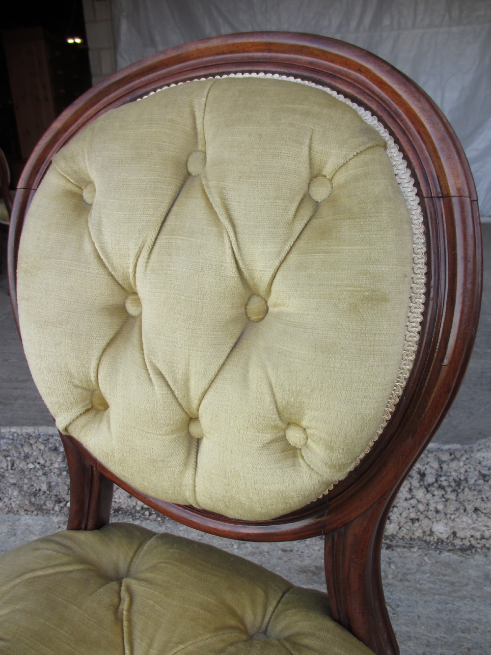 Set of 6 quality 19th century dining chairs. Button upholstered balloon backs with tapered reeded forelegs View V