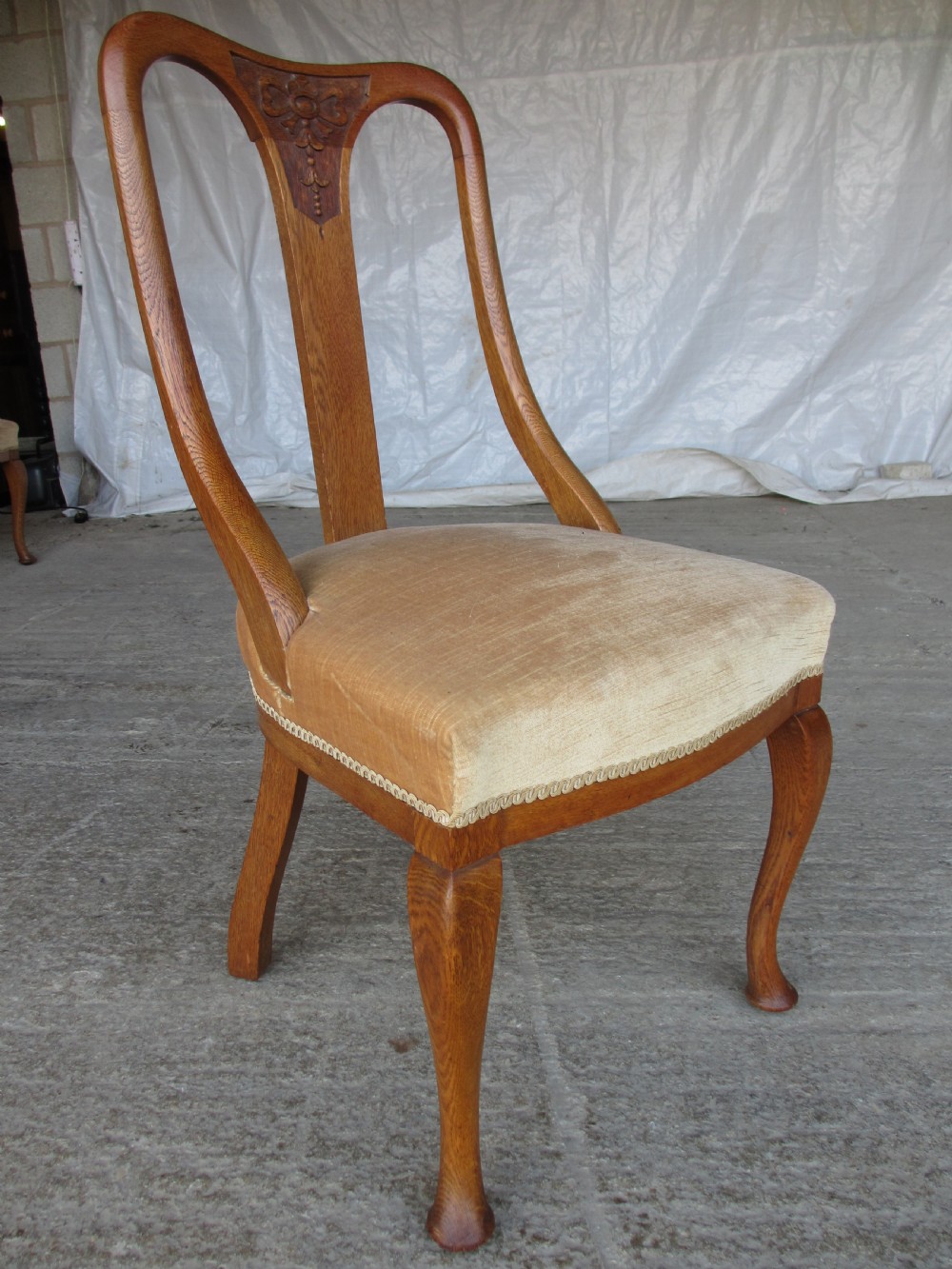 Set of 4 Art Nouveau slat back shaped dining chairs Overstuffed seats Carved spla tCabriole legs View III