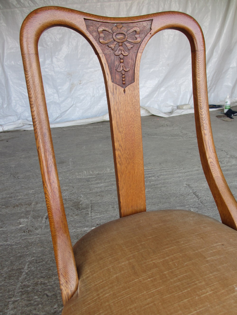 Set of 4 Art Nouveau slat back shaped dining chairs Overstuffed seats Carved spla tCabriole legs View IV