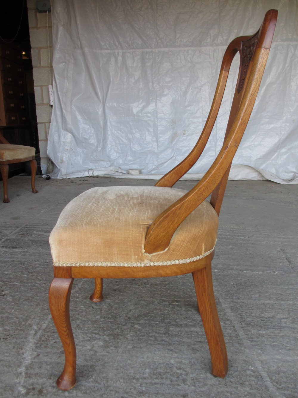 Set of 4 Art Nouveau slat back shaped dining chairs Overstuffed seats Carved spla tCabriole legs View IX