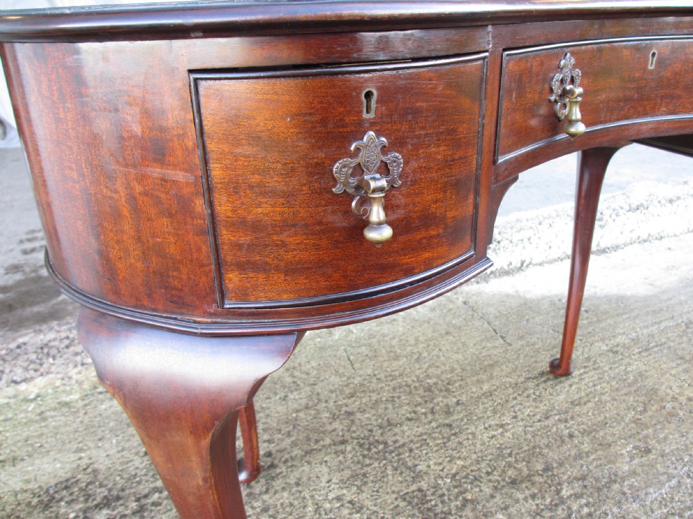 Edwardian Mahogany kidney writing desk with tooled leather and 3 drawers View III