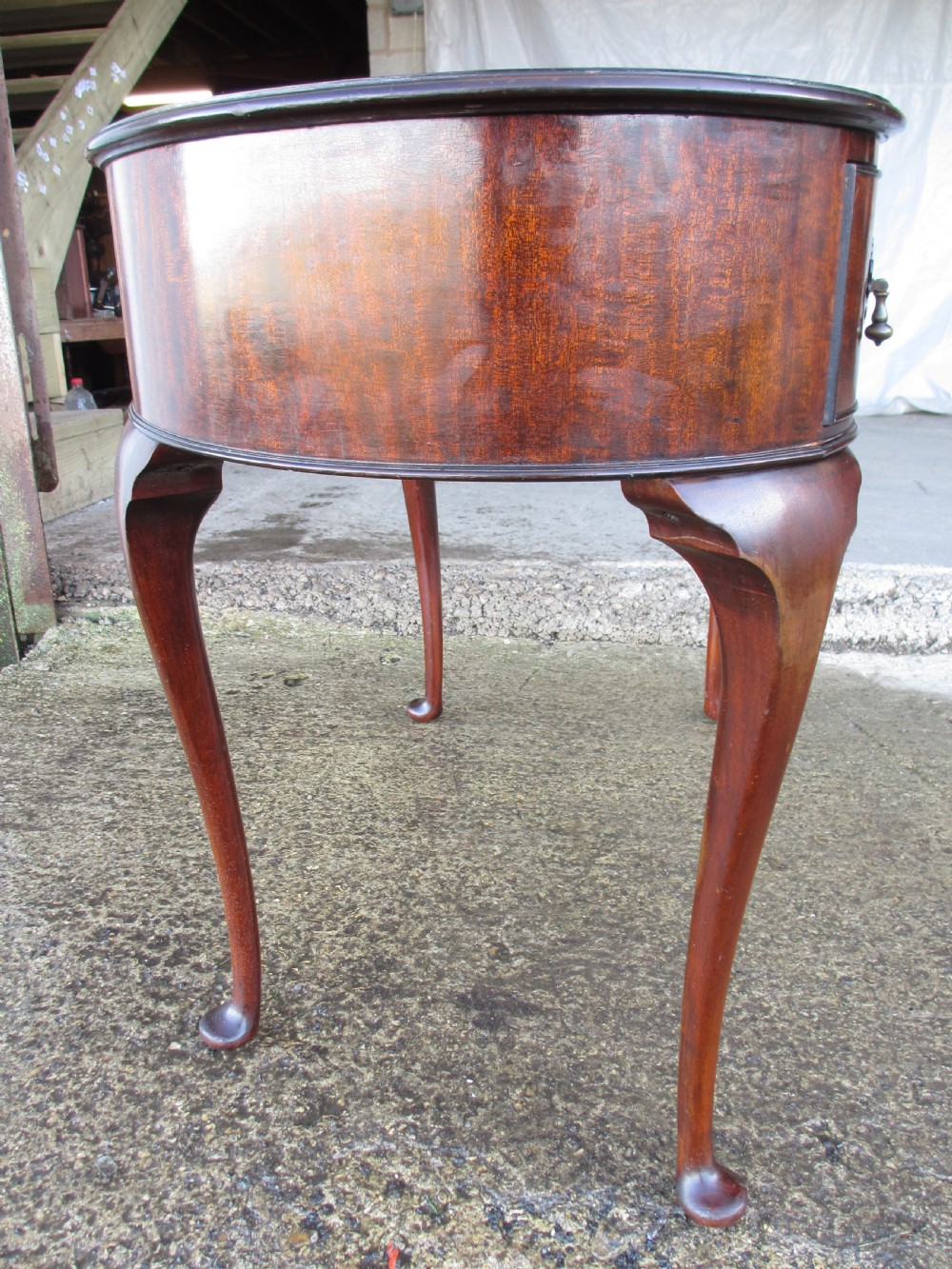 Edwardian Mahogany kidney writing desk with tooled leather and 3 drawers View IX