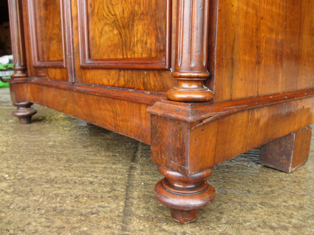 Superb victorian burr walnut cabinet buffet with key View VI