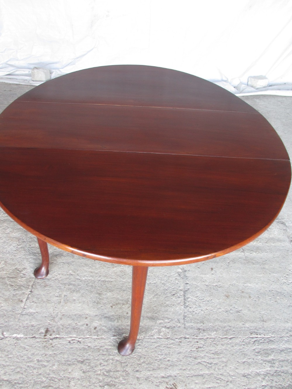 Georgian mahogany oval drop leaf gateleg dining table View IX