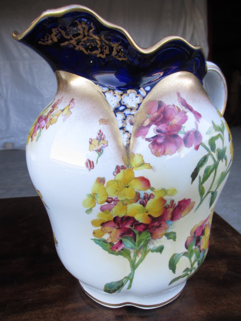 Victorian toilet jug and bowl set View VIII