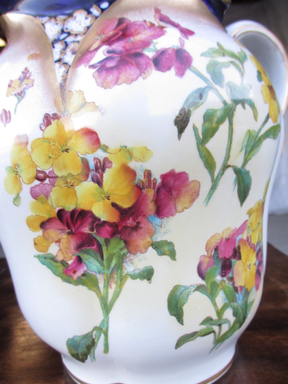 Victorian toilet jug and bowl set View X