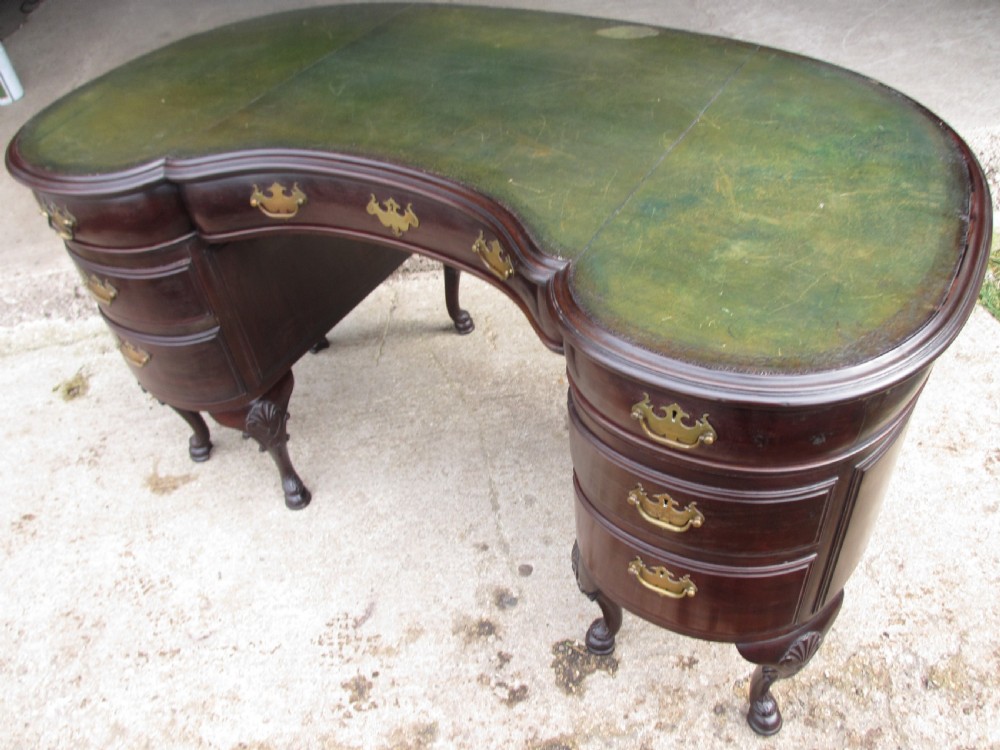 Victorian mahogany kidney shaped pedestal desk  View III