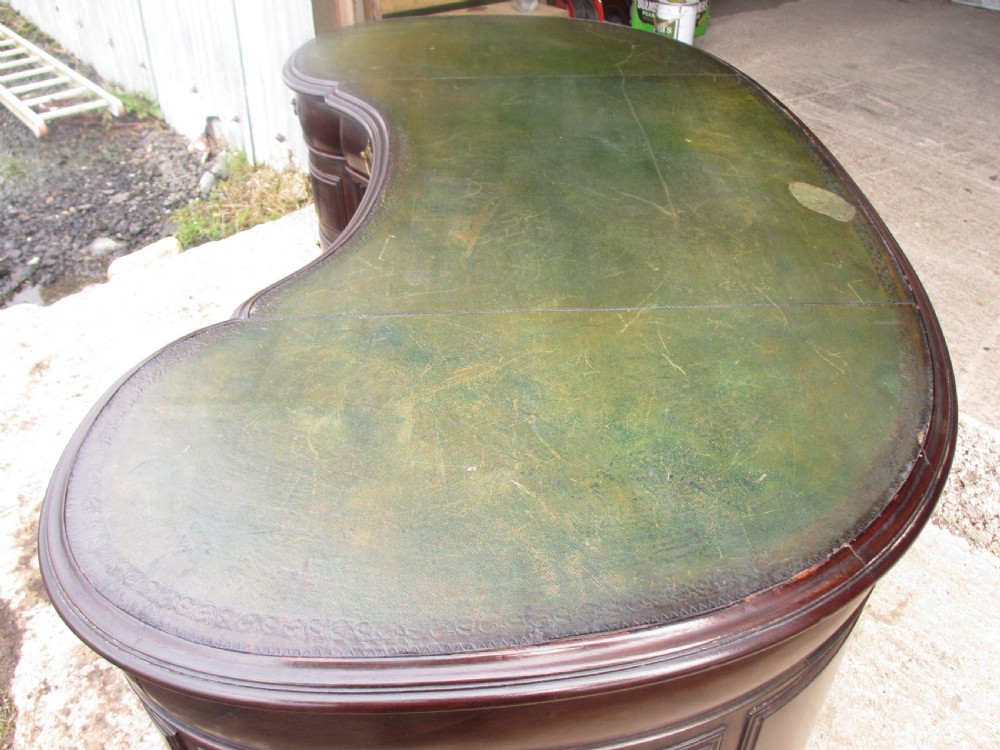 Victorian mahogany kidney shaped pedestal desk  View IV