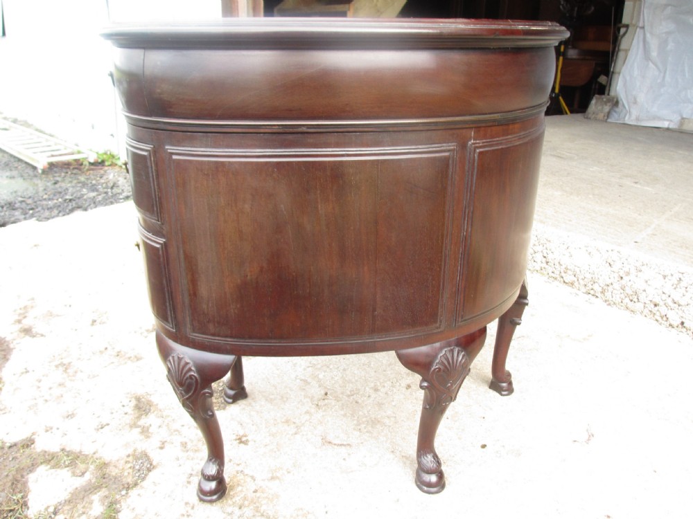 Victorian mahogany kidney shaped pedestal desk  View V