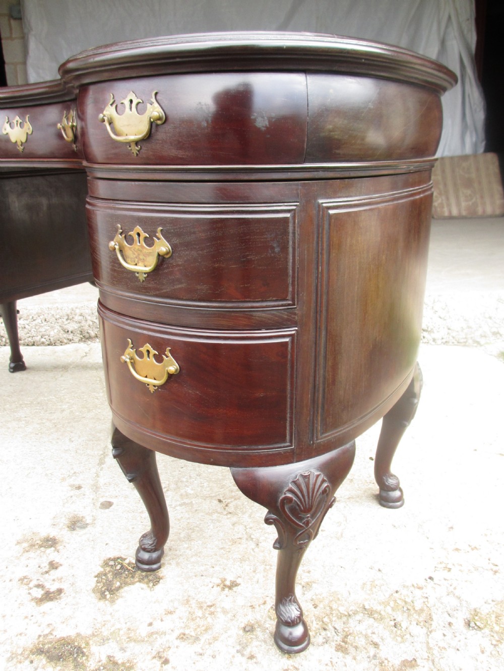 Victorian mahogany kidney shaped pedestal desk  View VI