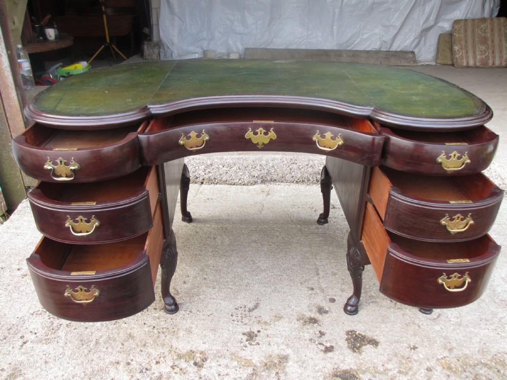 Victorian mahogany kidney shaped pedestal desk  View IX