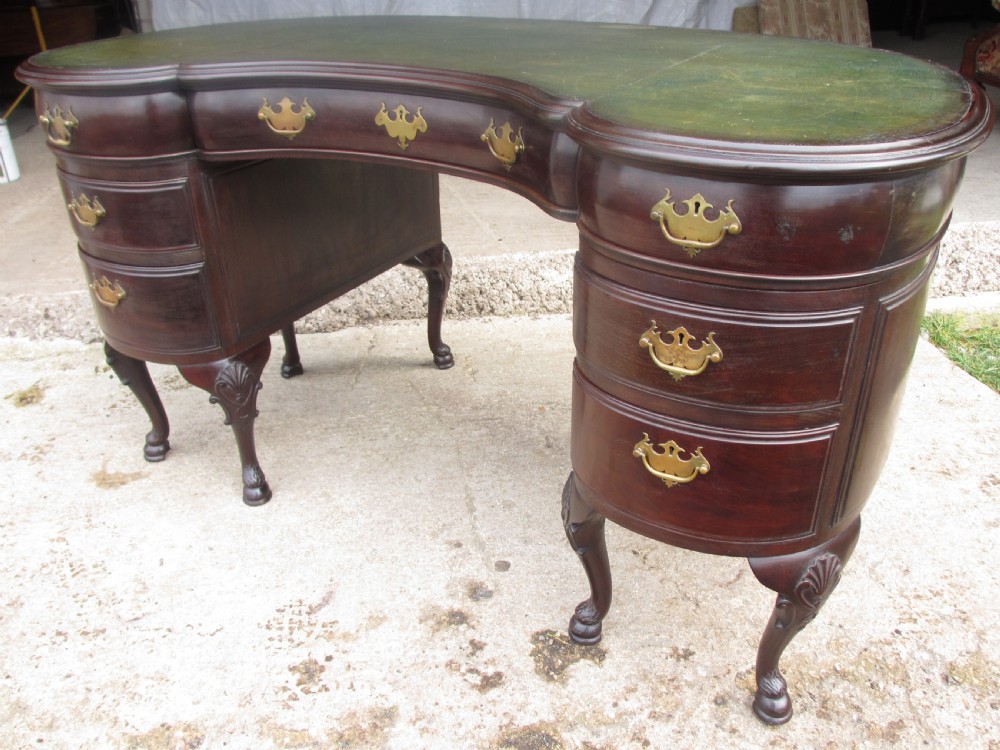 Victorian mahogany kidney shaped pedestal desk  View XII