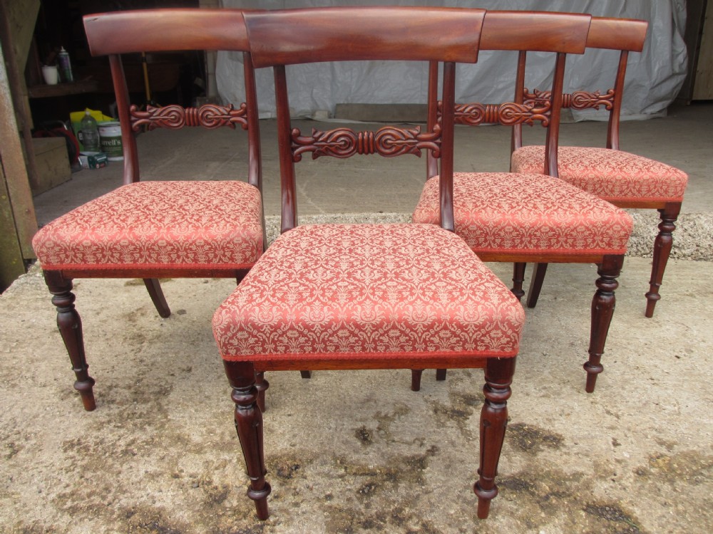 Set of four Victorian mahogany bar back dining chairs 