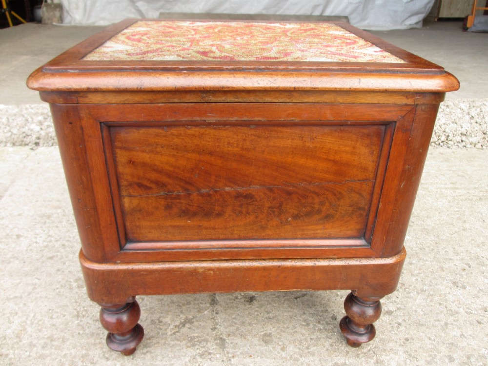 Victorian mahogany bedroom commode