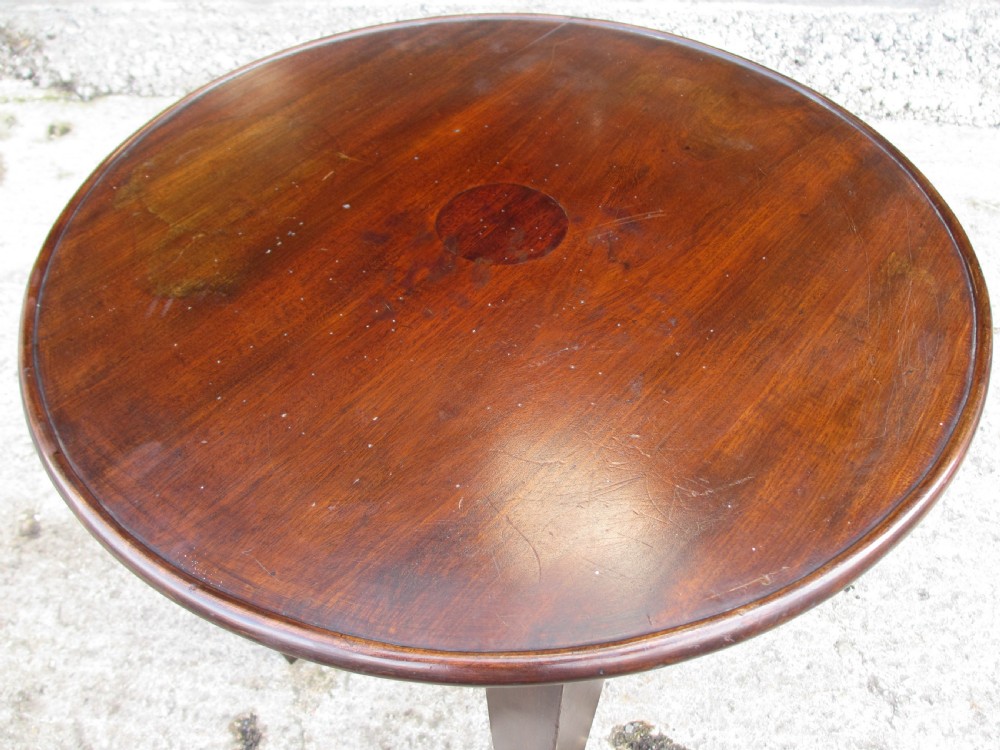 19th Century small Mahogany round top occasional table View VIII