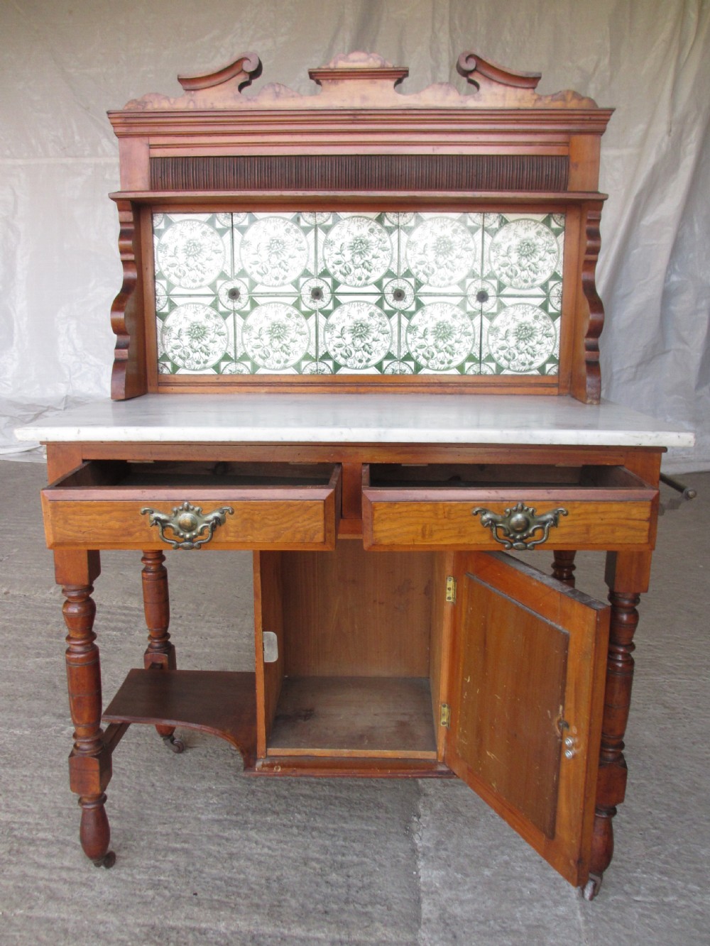 Victorian mahogany washstand  View IX