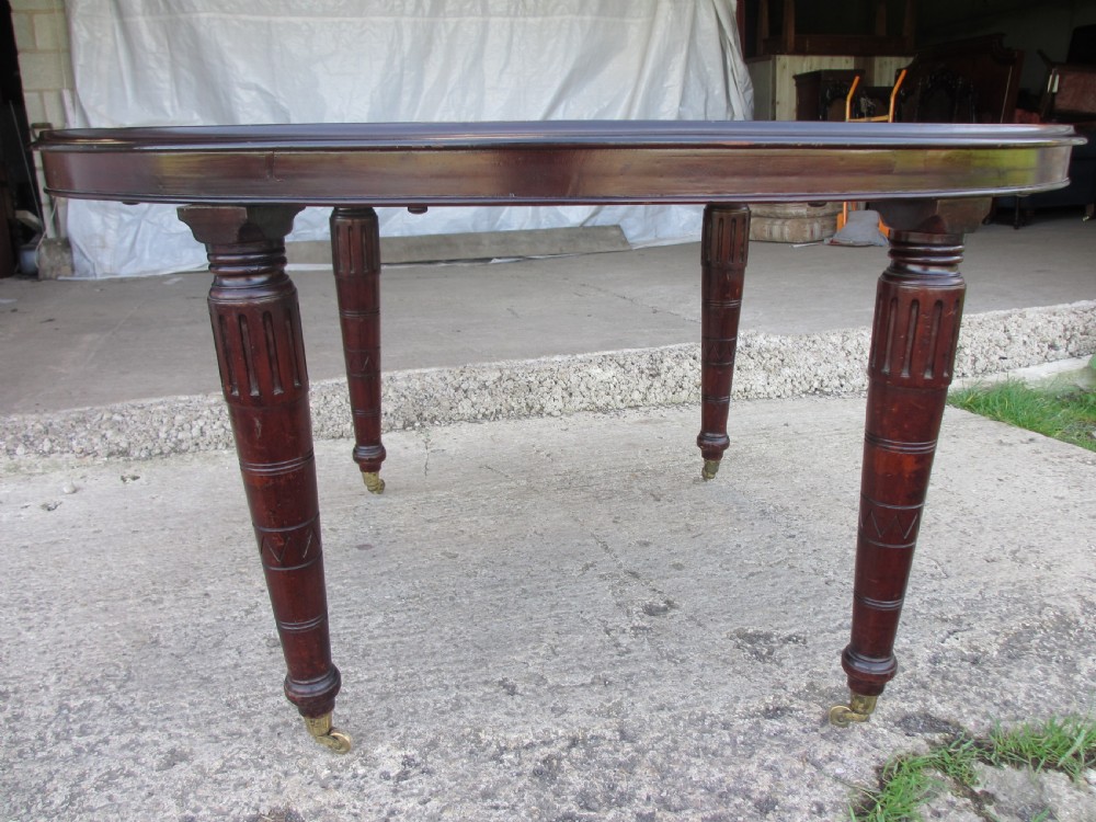 Victorian oval mahogany centre dining table 