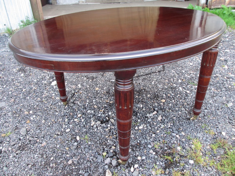 Victorian oval mahogany centre dining table  View IV
