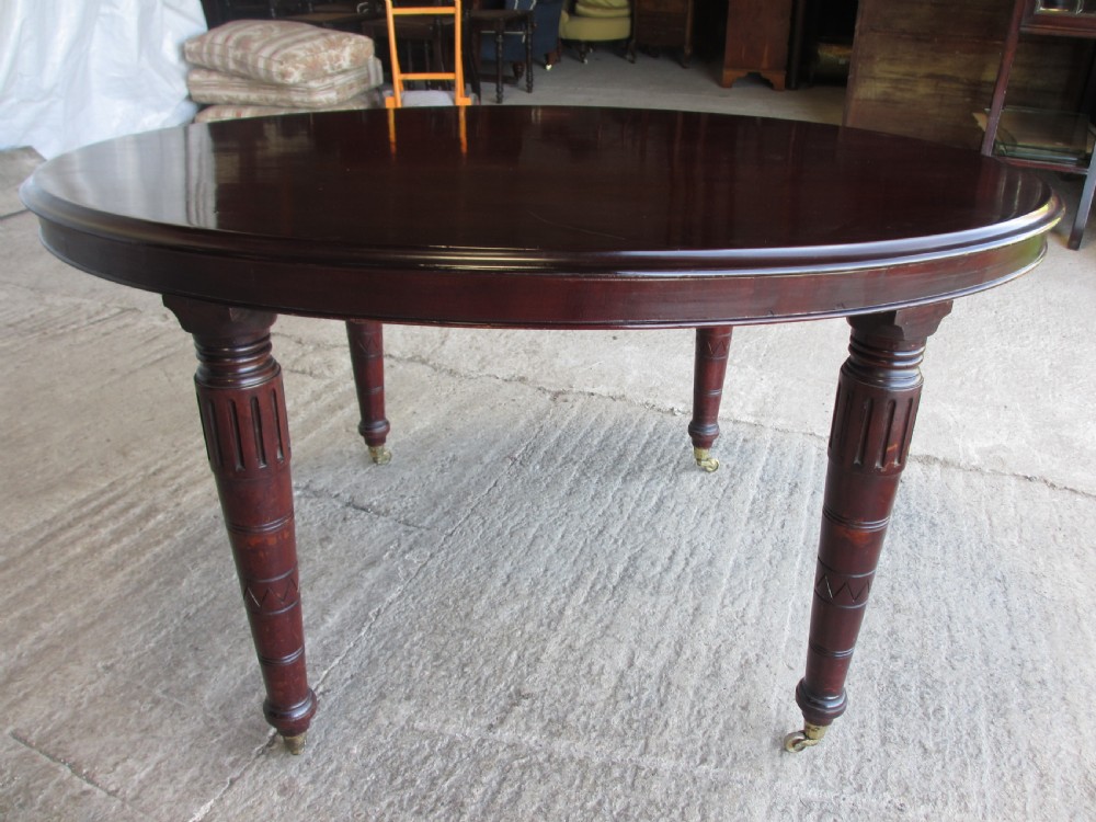 Victorian oval mahogany centre dining table  View XII