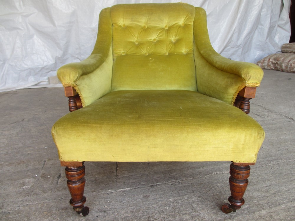 Victorian mahogany reading button back arm chair 