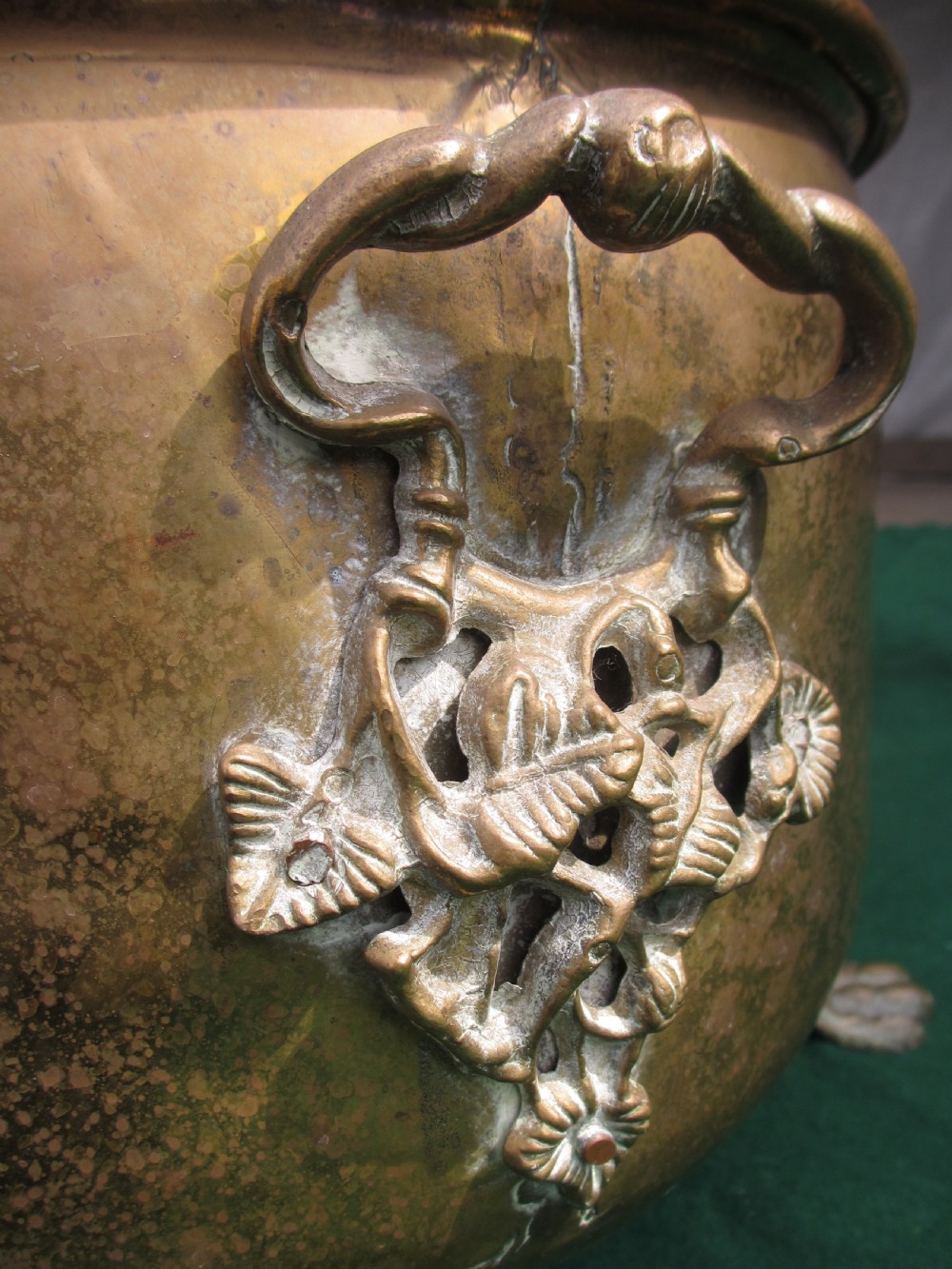 Large late 19th century rectangular shaped brass planter View IV