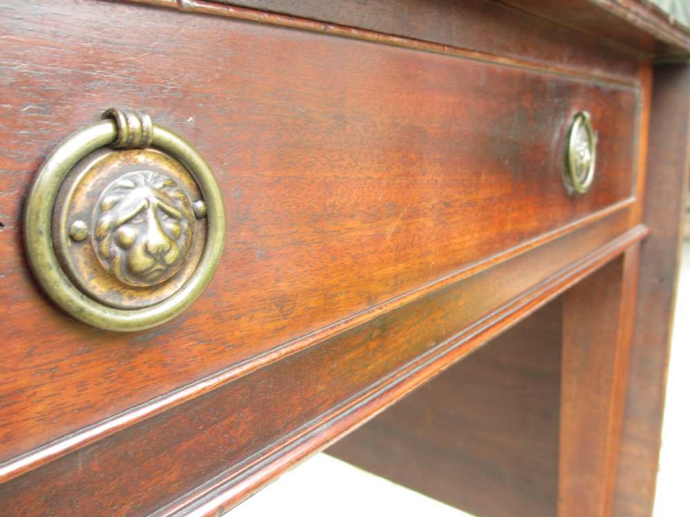 Georgian mahogany drop leaf Pembroke dining table View IV
