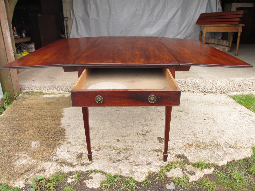 Georgian mahogany drop leaf Pembroke dining table View IX