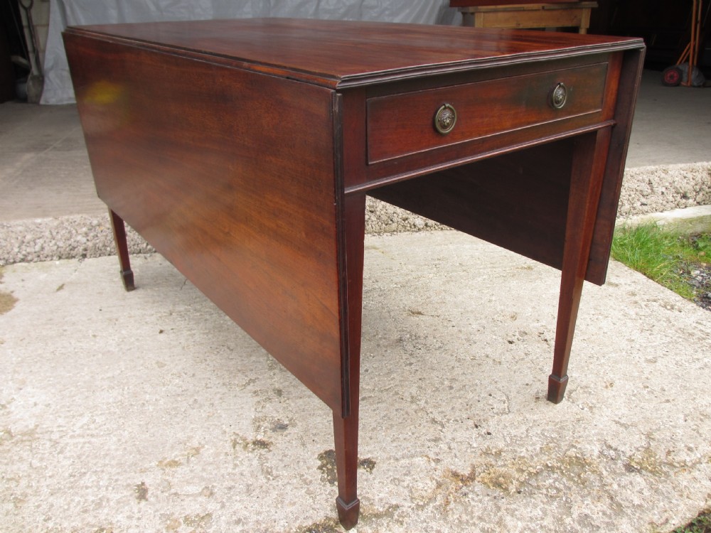 Georgian mahogany drop leaf Pembroke dining table View XII