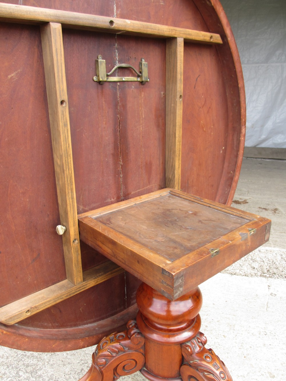 Victorian mahogany and walnut circular tilt top breakfast table  View XI