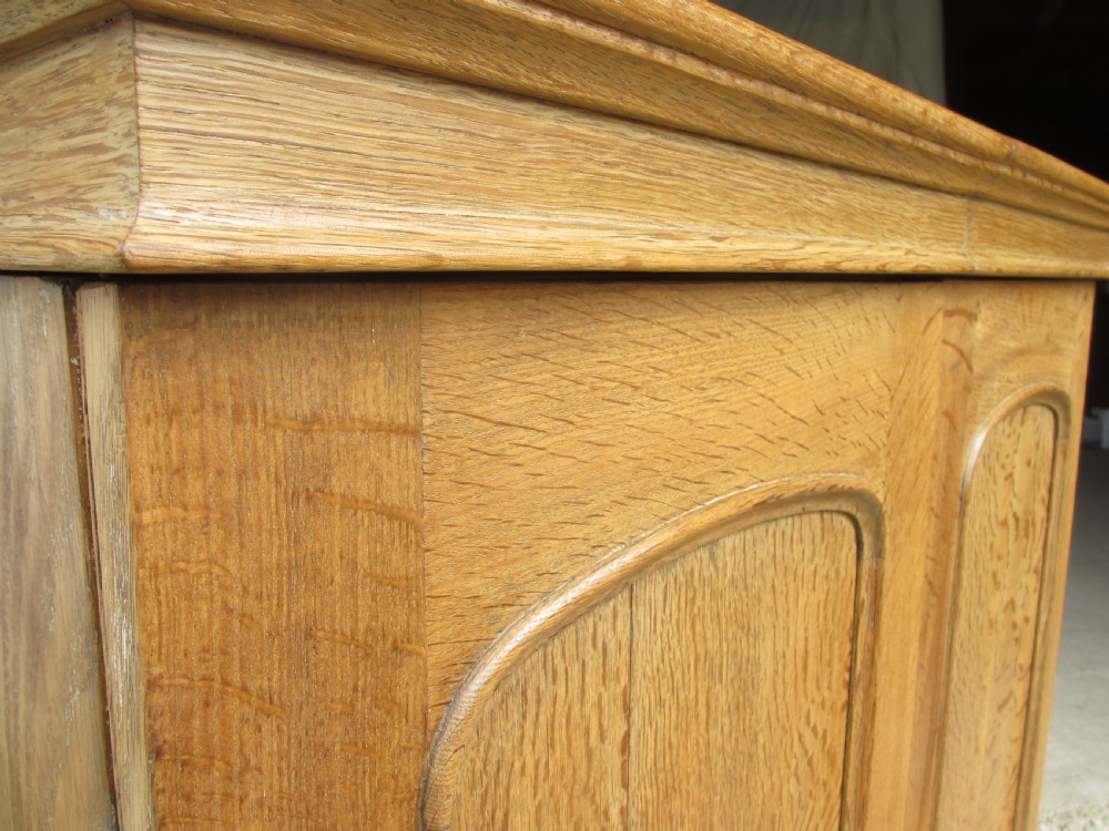 Victorian good quality golden oak cupboard View VII