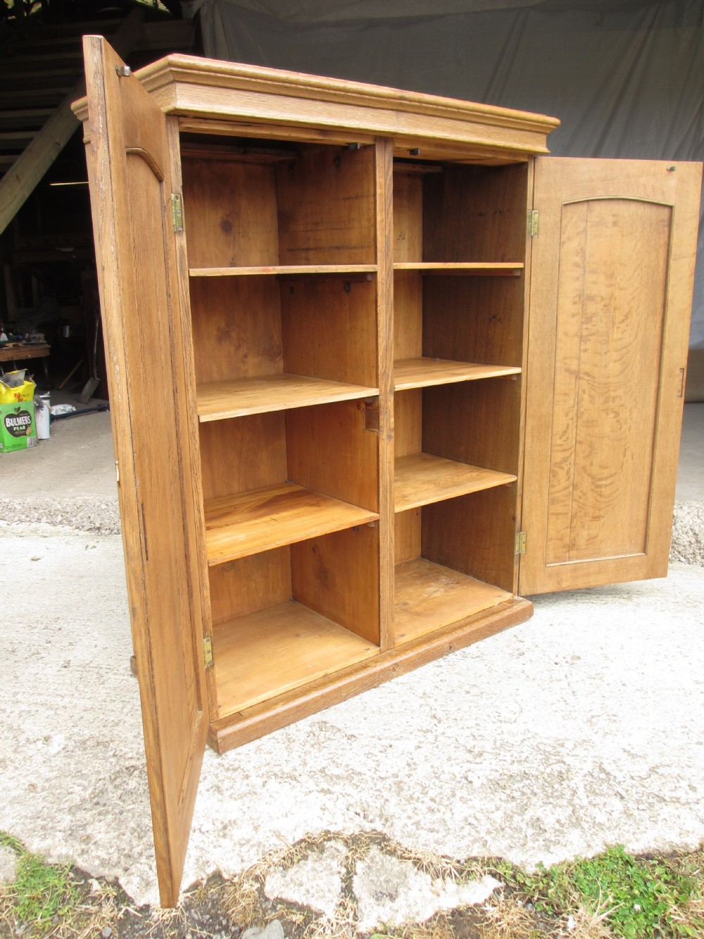 Victorian good quality golden oak cupboard View VIII