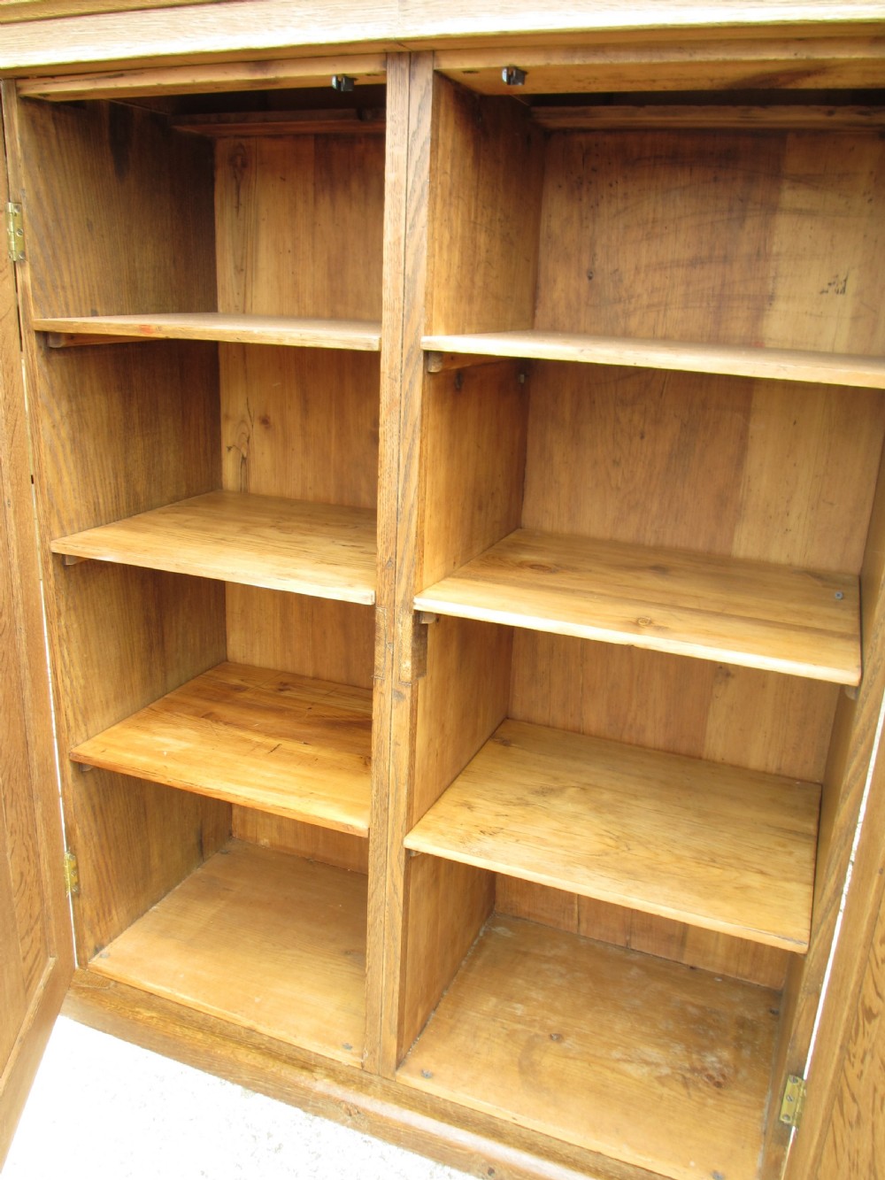 Victorian good quality golden oak cupboard View X