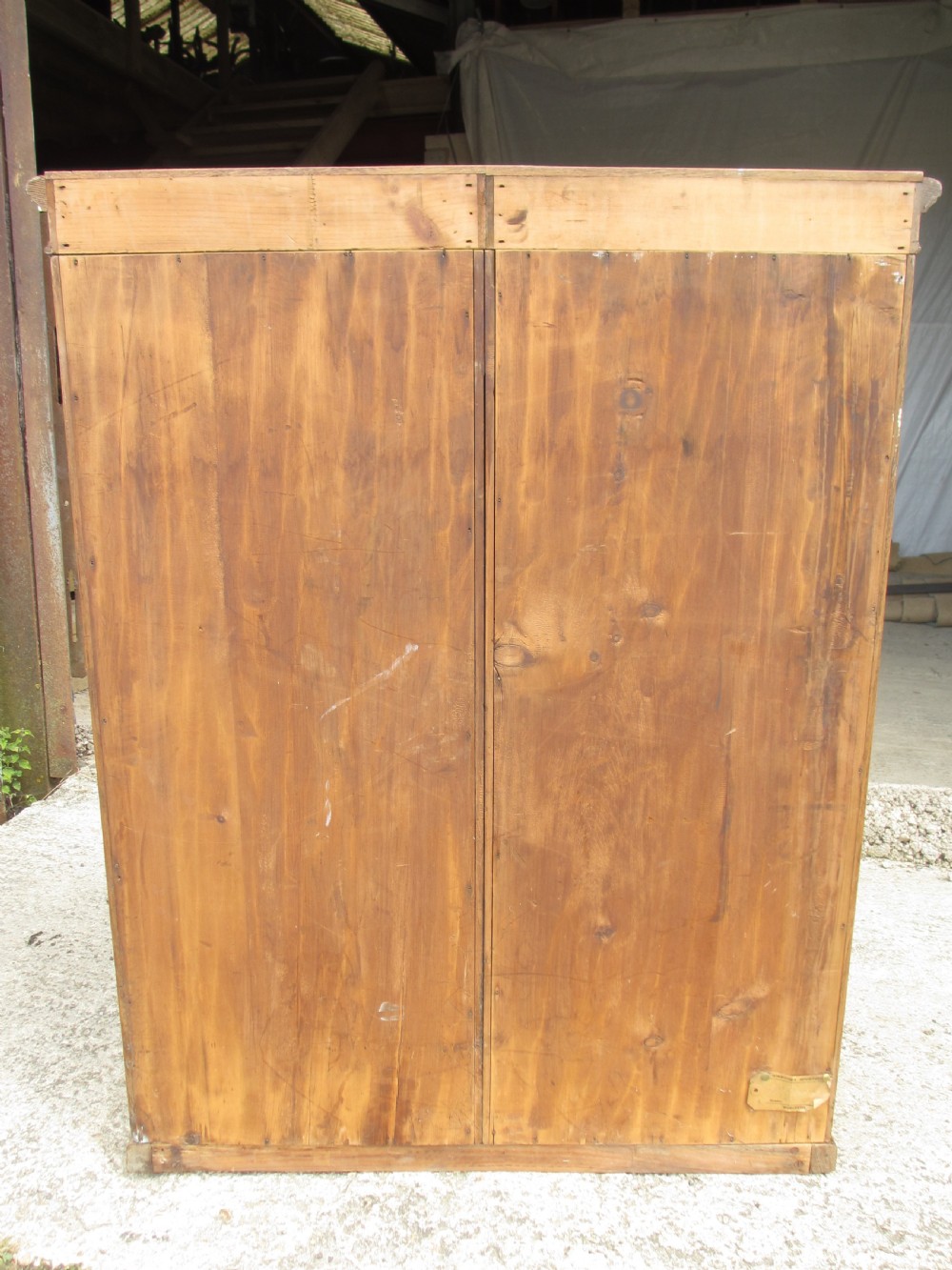 Victorian good quality golden oak cupboard View XII