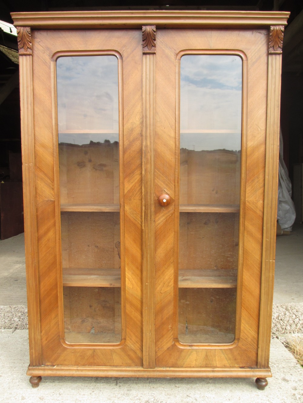 Victorian walnut glazed 2 door display bookcase