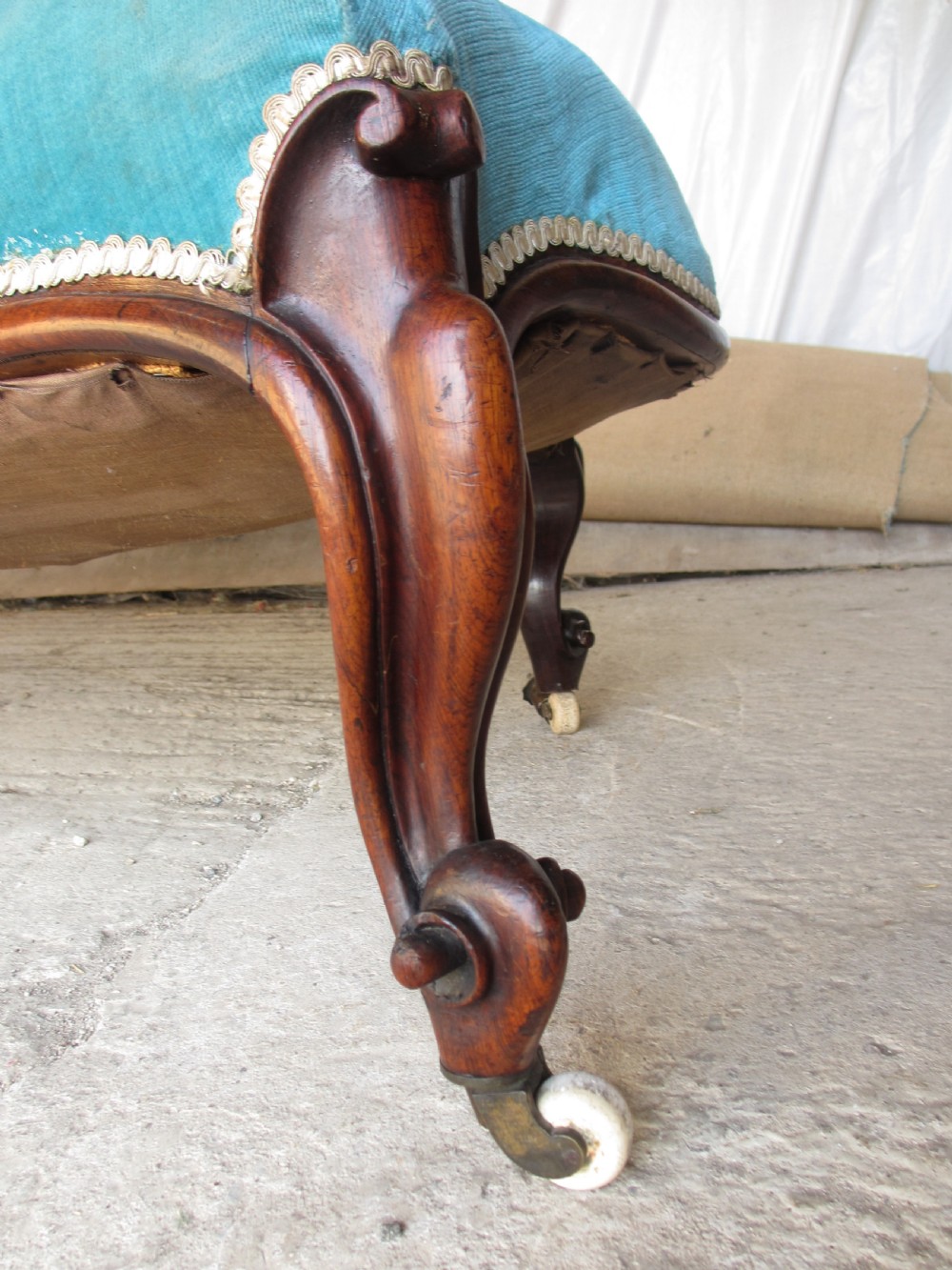 Victorian carved Rosewood chaise longue  View VIII