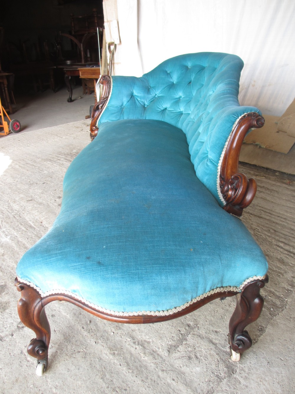 Victorian carved Rosewood chaise longue  View XI