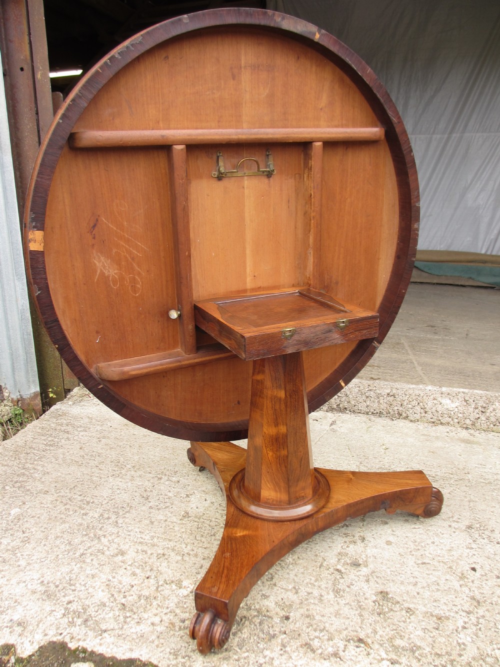 Victorian rosewood circular tilt top breakfast table View XII