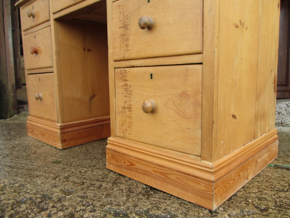 Victorian Pine Pedestal desk - Deep tapering drawers View VII