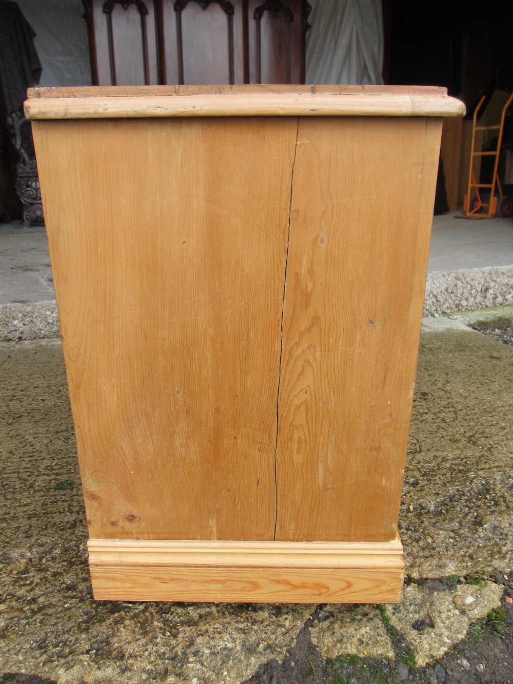 Victorian Pine Pedestal desk - Deep tapering drawers View X