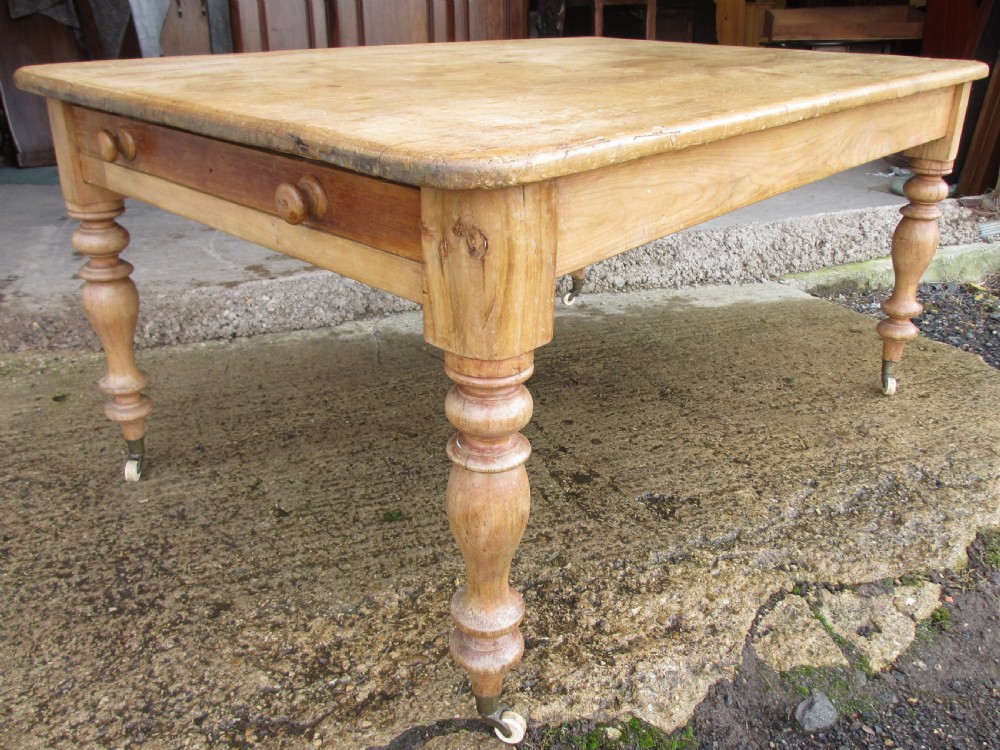 Early Victorian large pine kitchen dinning table View IV