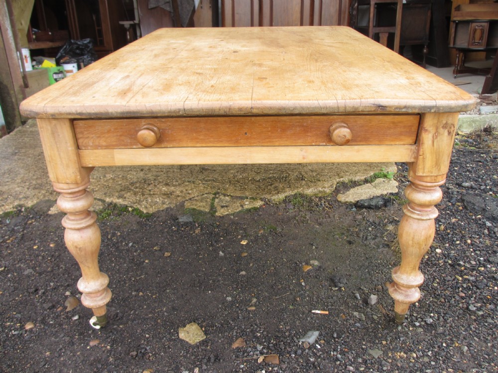 Early Victorian large pine kitchen dinning table View VIII