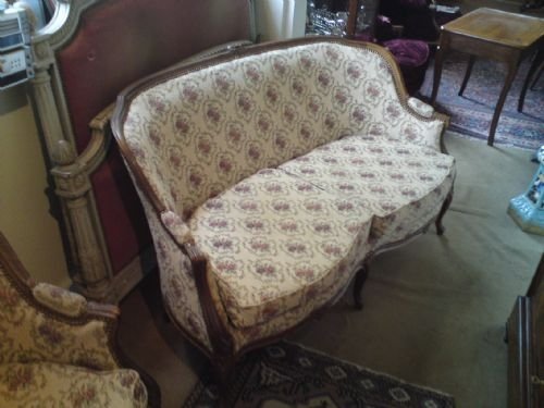 Pretty French Settee