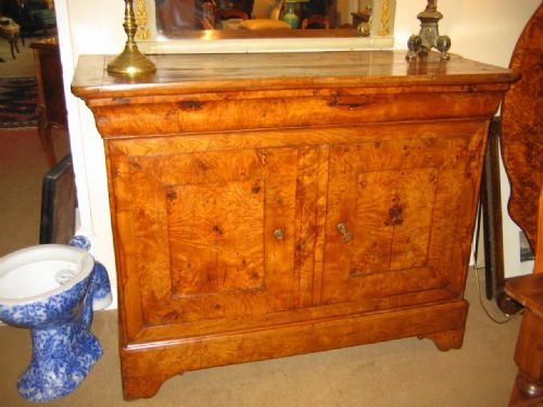 Burr Ash Buffet