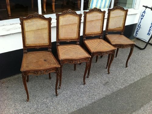 Very Pretty Set of 4 Petite Chairs