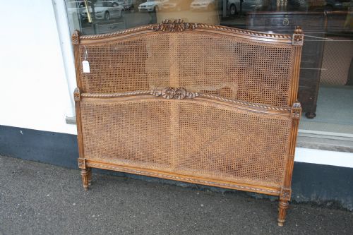 5ft Cane Bed